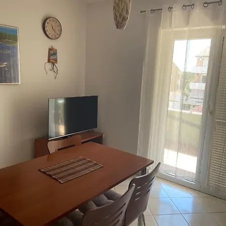 Apartment Agava, 200m From Kamenjak, New Kitchen, Own Terrace, Garden And Parking