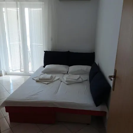 Apartment Agava, 200m From Kamenjak, New Kitchen, Own Terrace, Garden And Parking *