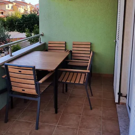 Apartment Agava, 200M From Kamenjak, Own Terrace, Garden And Parking, New Kitchen Premantura