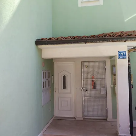 Apartment Apartment Agava, 200M From Kamenjak, Own Terrace, Garden And Parking, New Kitchen *