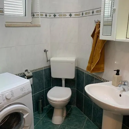 Agava, 200m From Kamenjak, New Kitchen, Own Terrace, Garden And Parking Apartment *